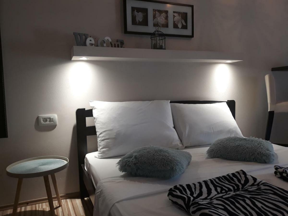 Apartmani Diana บีโอกราดนาโมรู ภายนอก รูปภาพ