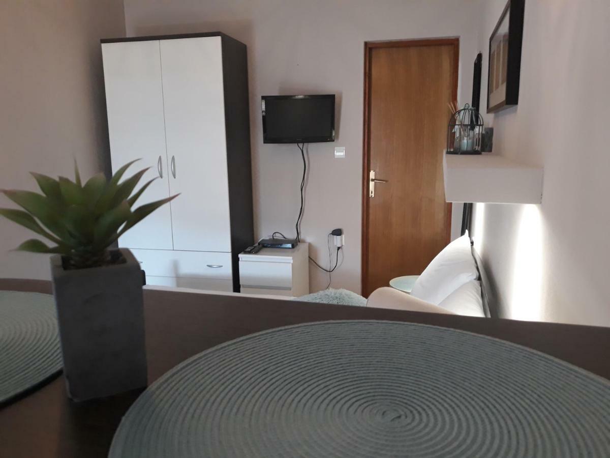 Apartmani Diana บีโอกราดนาโมรู ภายนอก รูปภาพ
