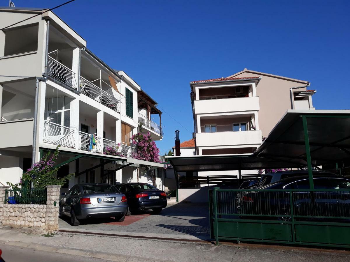 Apartmani Diana บีโอกราดนาโมรู ภายนอก รูปภาพ